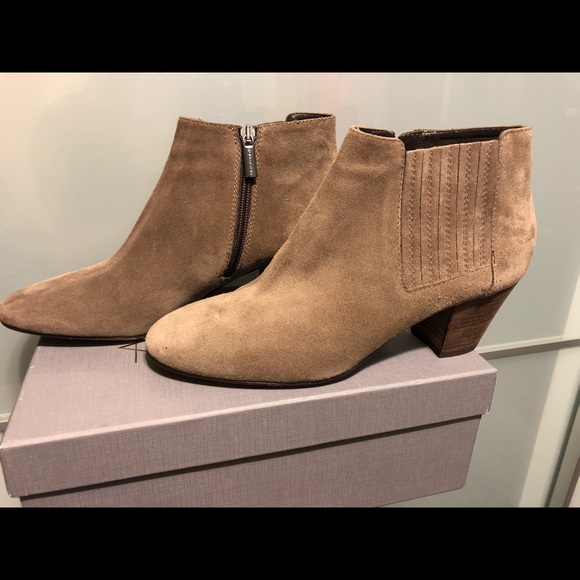 Aquatalia “Fallyn” bootie - Picture 2 of 6